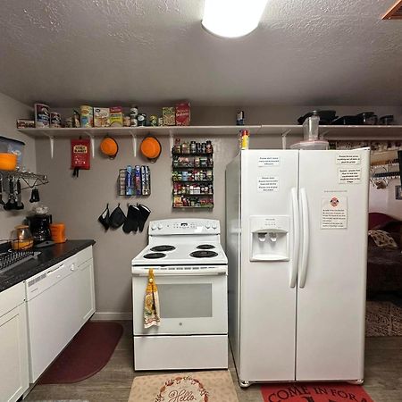 Ez 1 Mile To Fort Sill! Pumpkin Cottage Sleeps 9, Grills, Firepit, Laundry ロートン エクステリア 写真