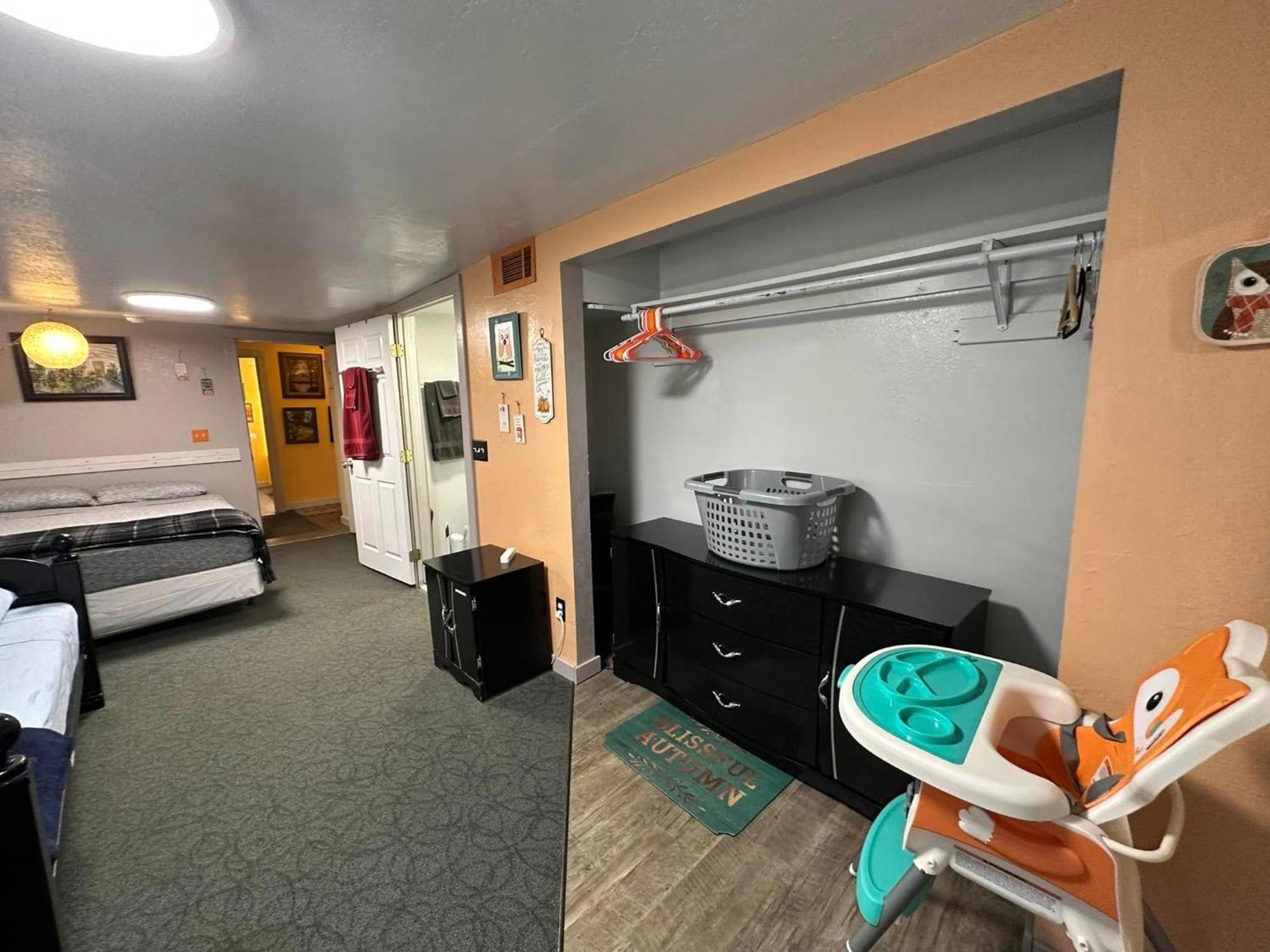 Ez 1 Mile To Fort Sill! Pumpkin Cottage Sleeps 9, Grills, Firepit, Laundry ロートン エクステリア 写真