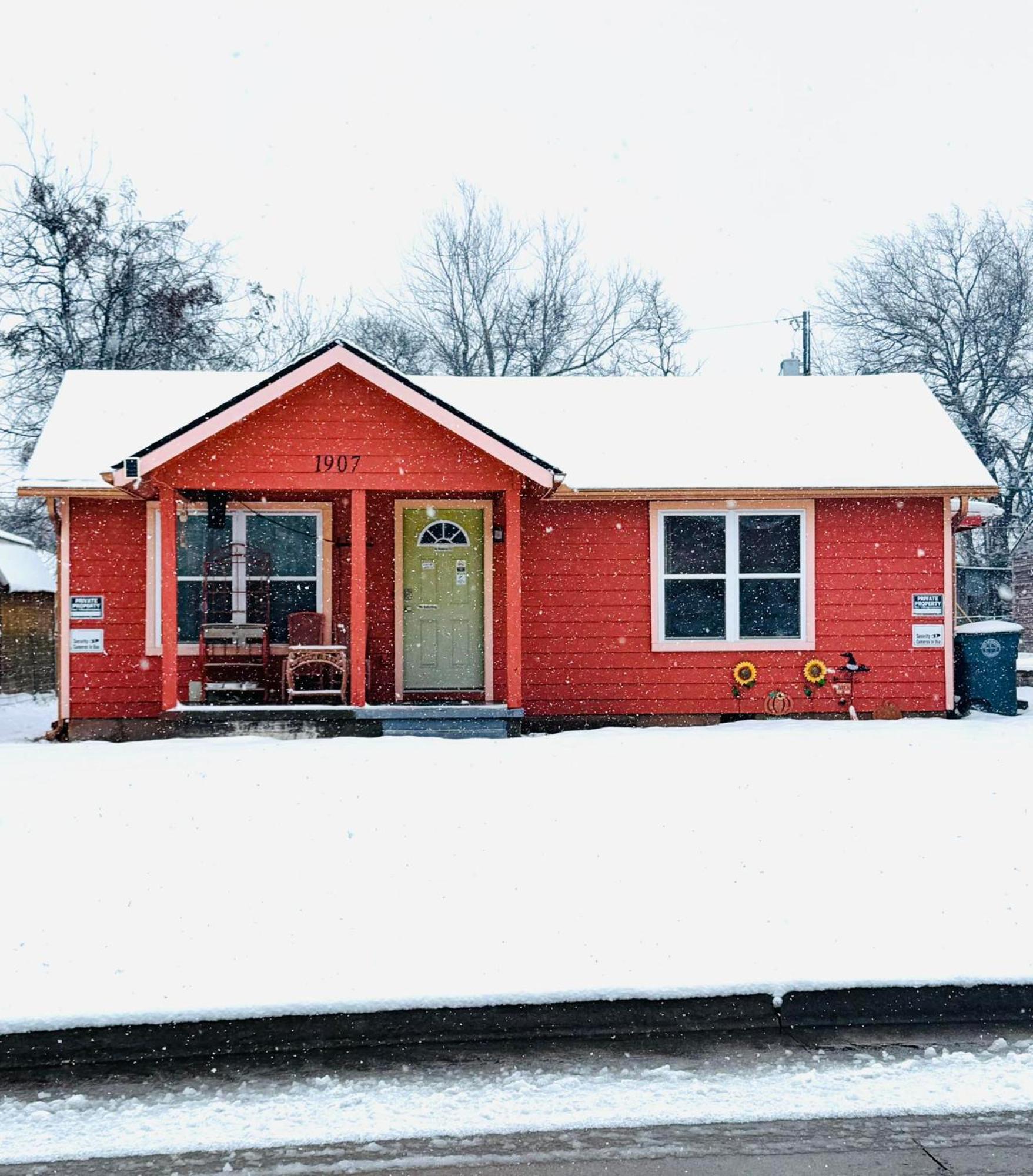 Ez 1 Mile To Fort Sill! Pumpkin Cottage Sleeps 9, Grills, Firepit, Laundry ロートン エクステリア 写真